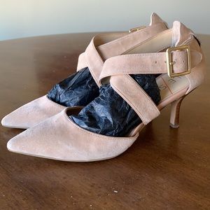 Sole Society Tamra sz 7 pointed toe tan suede pump crisscross strap, no stains